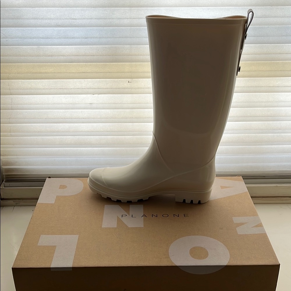 Women's Cream Rain Boots